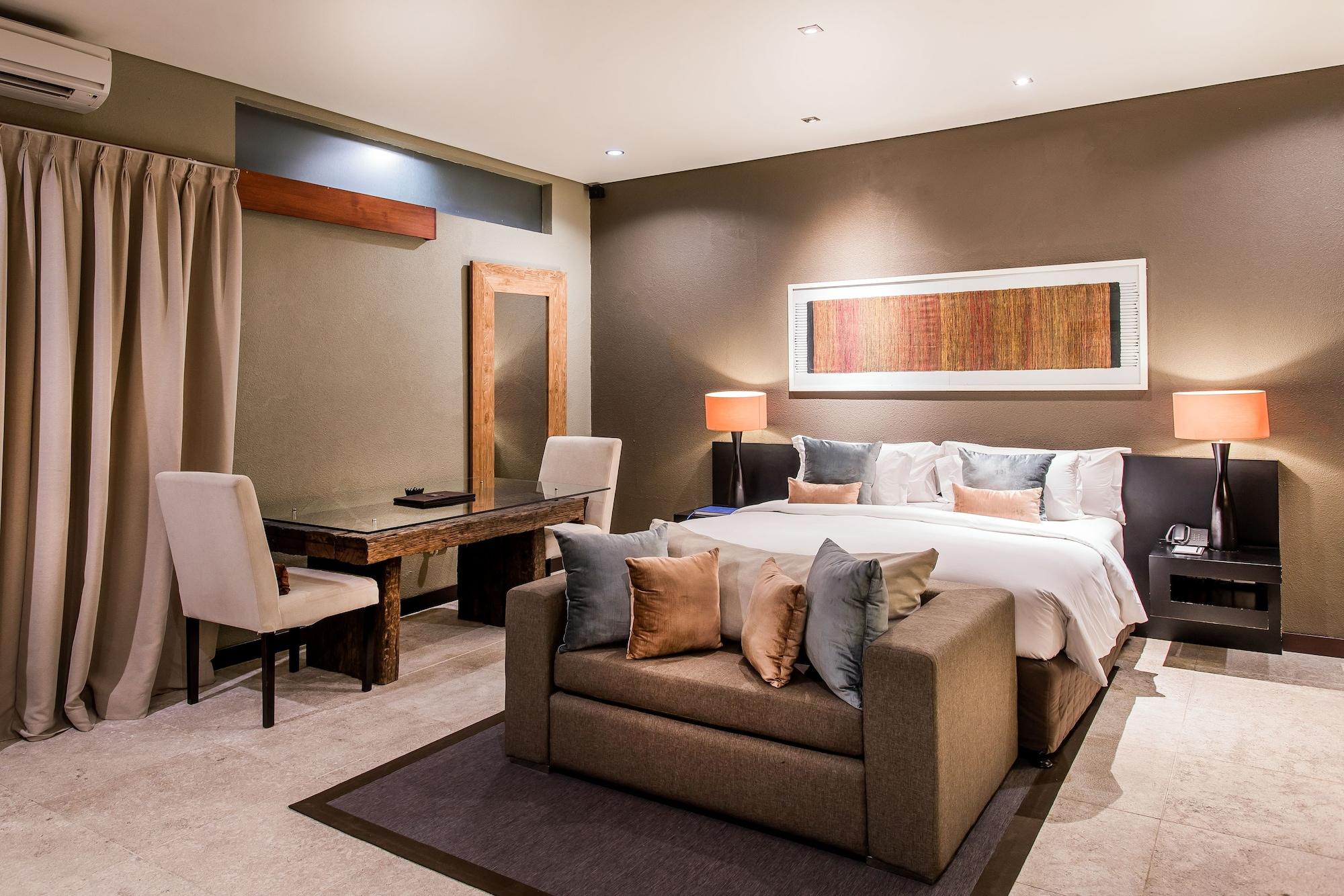 Hotel Cicada Luxury Townhouses 4*
