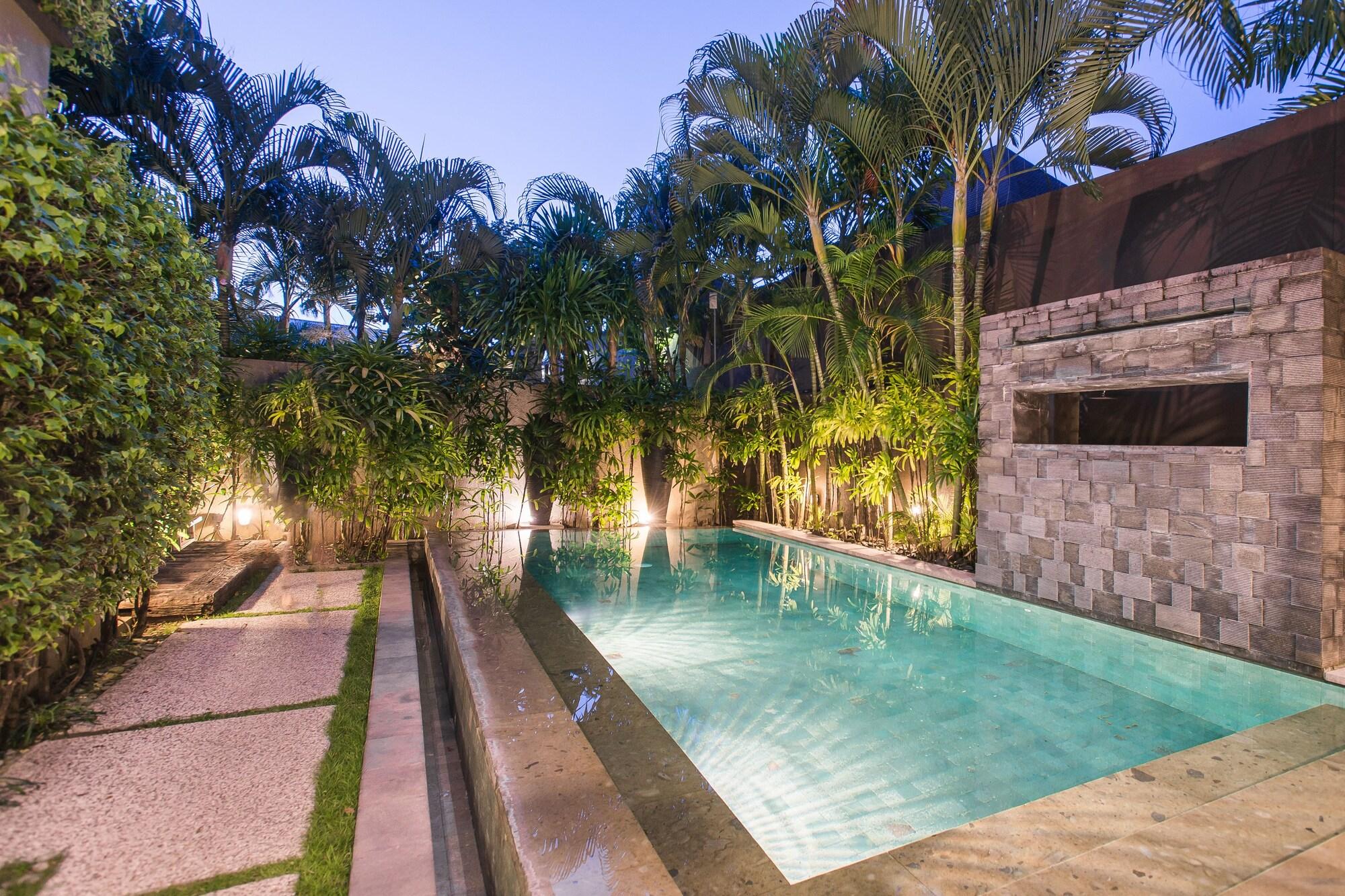 Cicada Luxury Townhouses 4*