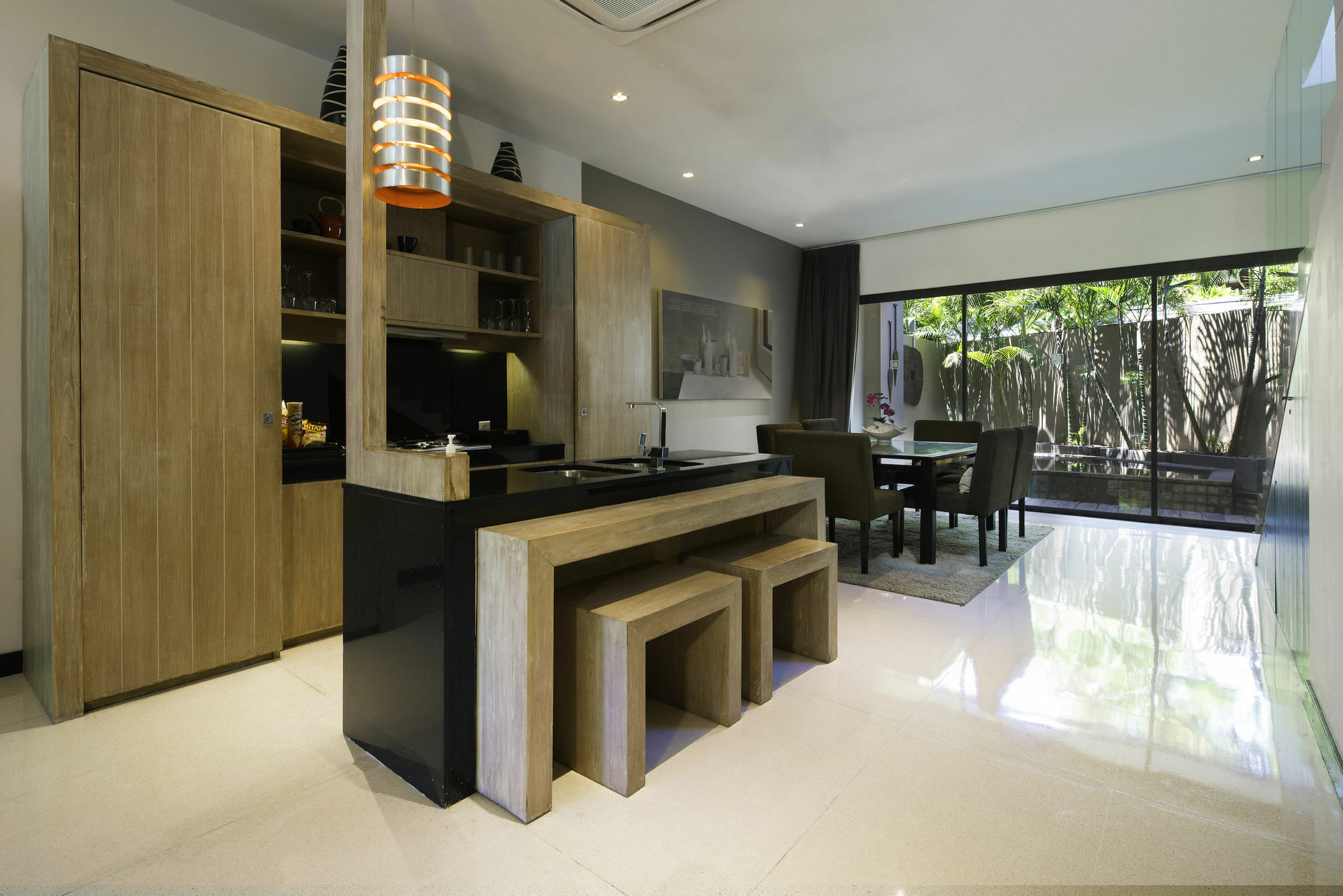 Cicada Luxury Townhouses Hotel 4*